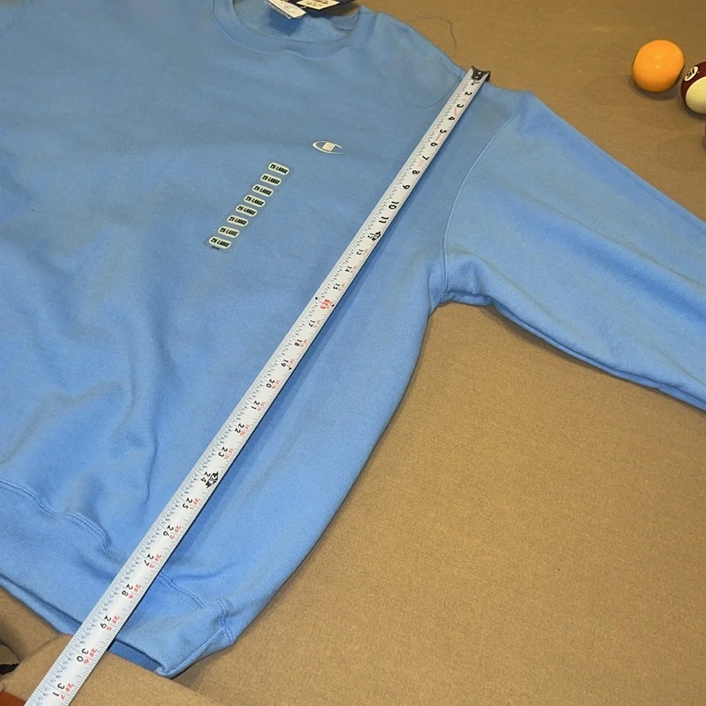 Champion Sweatshirt 🏀🏈⚾️🥎 - Picture 6 of 9